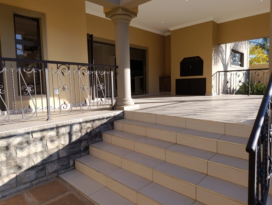 5 Bedroom Property for Sale in Kiepersol Free State
